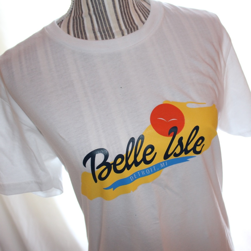 🎉NEW!🎉 - Custom Belle Isle Detroit, MI T-shirt